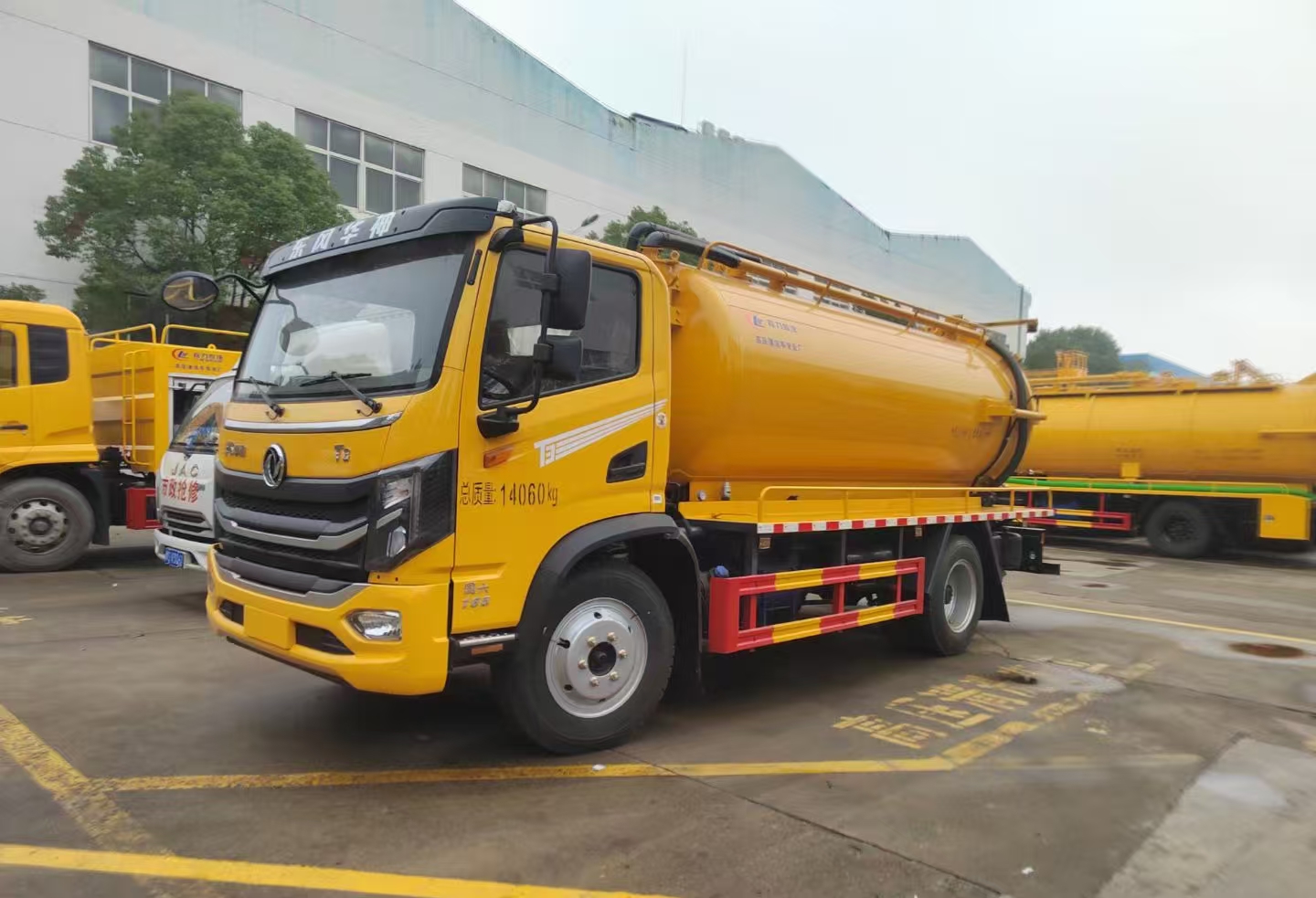 Vacuum Suction Truck Dongfeng for Sewage Management