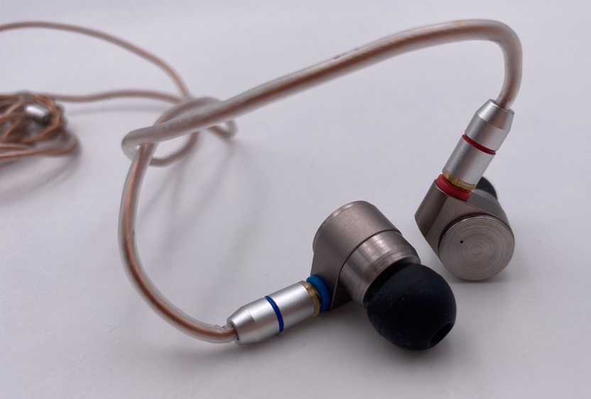 HiFi in-Ear Monitor with Detachable Cable