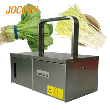 Macchina con reggetti di verdura verde facile