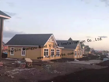Heavyweight square structure wood villa