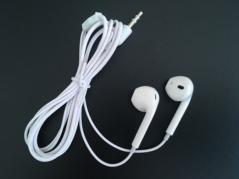 in ear earphone