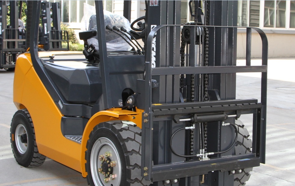 XCMG 3.5 ton diesel forklift 4x4 truck