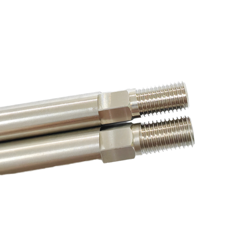 CNC obrábění dlouhých šroubů a šroubů