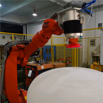 Robot industriale levigatura crogioli al quarzo