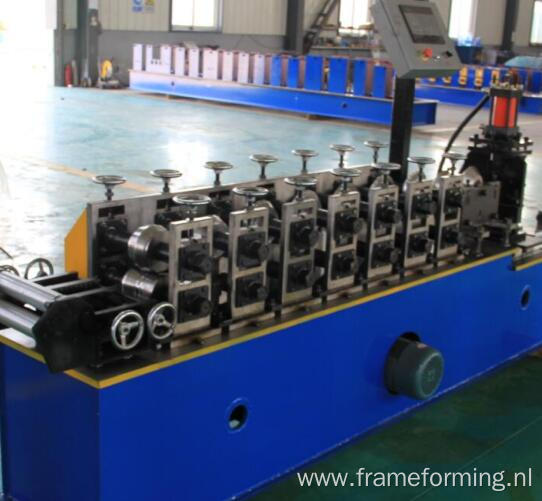 Servo Motor non stopping tracking cutting High Speed Triangular Keel Forming Machine