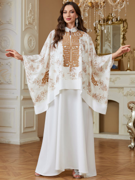 Zweiteiliges Set aus bestickter Abaya mit bedrucktem Overlay