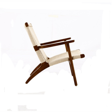 Chaise d&#39;accent en bois pour le salon