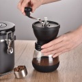 調整可能な円錐形のコアを備えたマニュアルコーヒー豆グラインダー