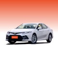 Gesoline de taille moyenne trois boîtes Toyota Camry