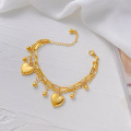 Elegante brazalete de corazón de acero de titanio para mujeres