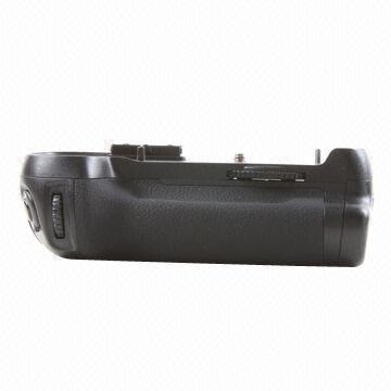 Battery Grip, 1 EN-EL 15 Power Source, 0 to 40°C (32 to 104°F) Operating Temperature