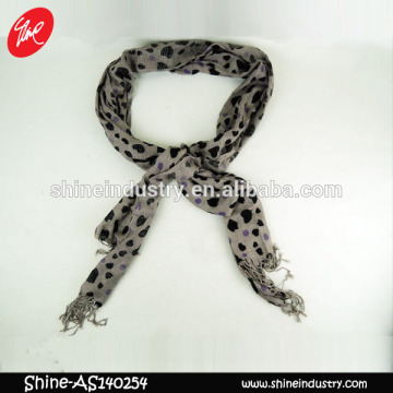 Latest fashion tassel comfortable viscose classical scarf