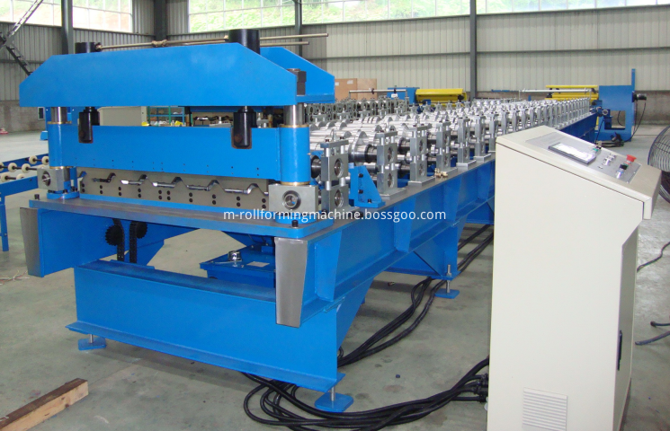 Wall and roof panel roll forming machine