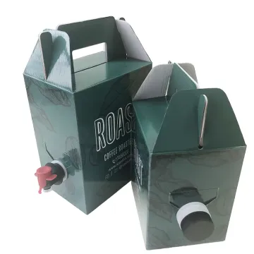 كيس قهوة مخصص في صندوق مع موزع