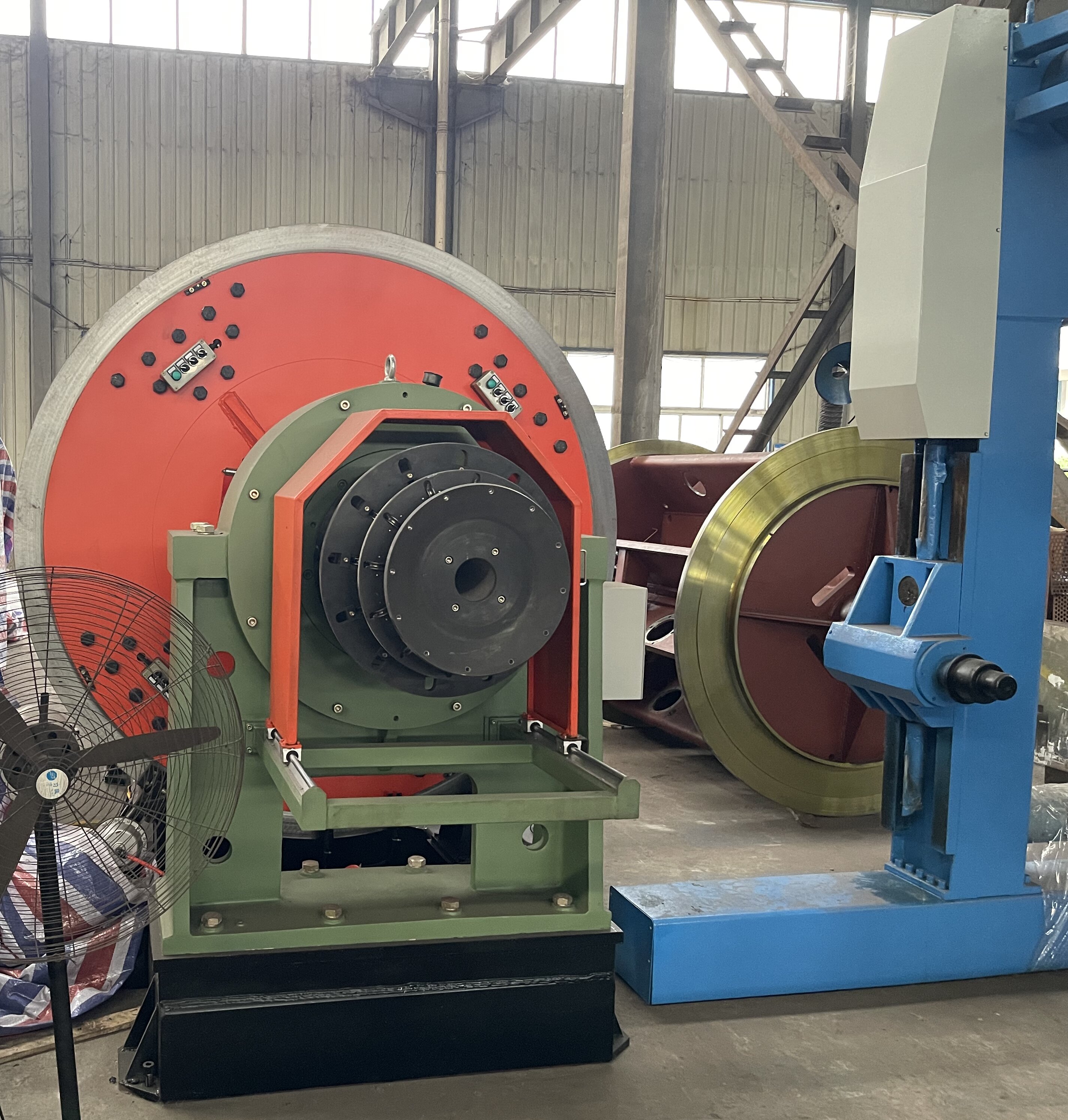 Máquina trenzadora avanzada para producción de cables