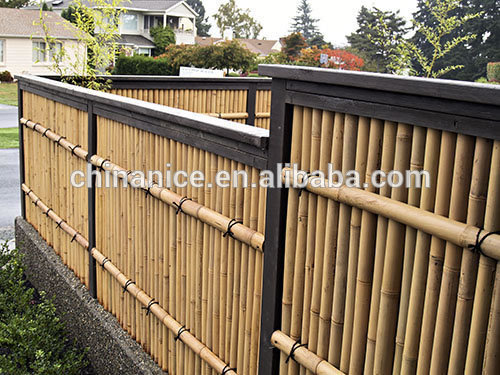 Natural looking Synthetic long life garden fence