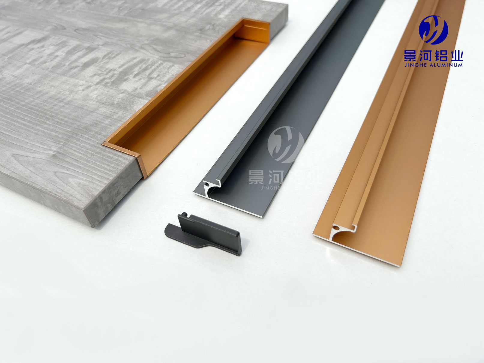 Grooved handle
