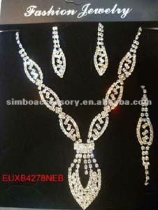 fashion metal crystal rhinestones necklace with earring and bracelet jewelry set