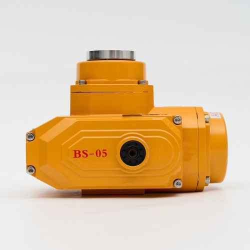 Electric slow opening actuator for precision small valves