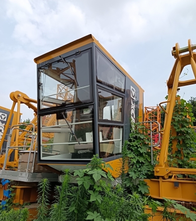 xcmg-used-crane-full-body-photo