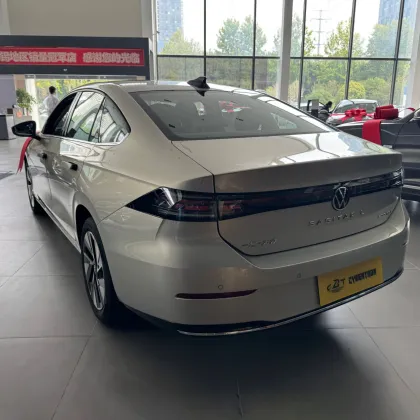 The King Of Family Sedan Space Sagitar