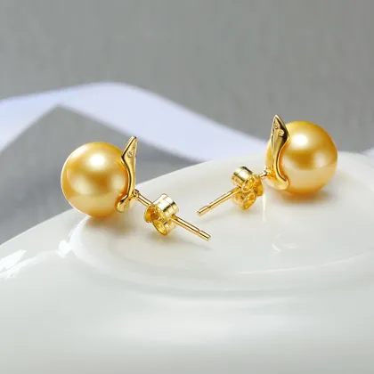 Classical engagement traditional white pearl stud earrings with white diamond