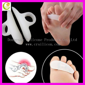 Wholesale gel toe separator silicone toe protector toe care separator