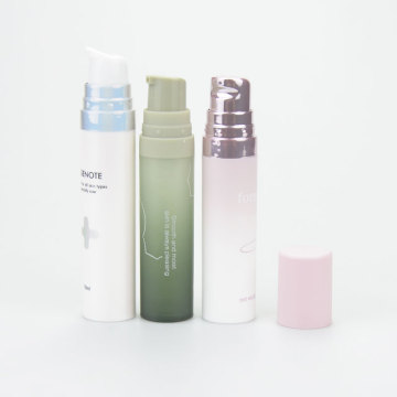 Plastic PP lege mini 8 ml 10 ml roze luchtloze flessen voor cosmetisch oogcrème