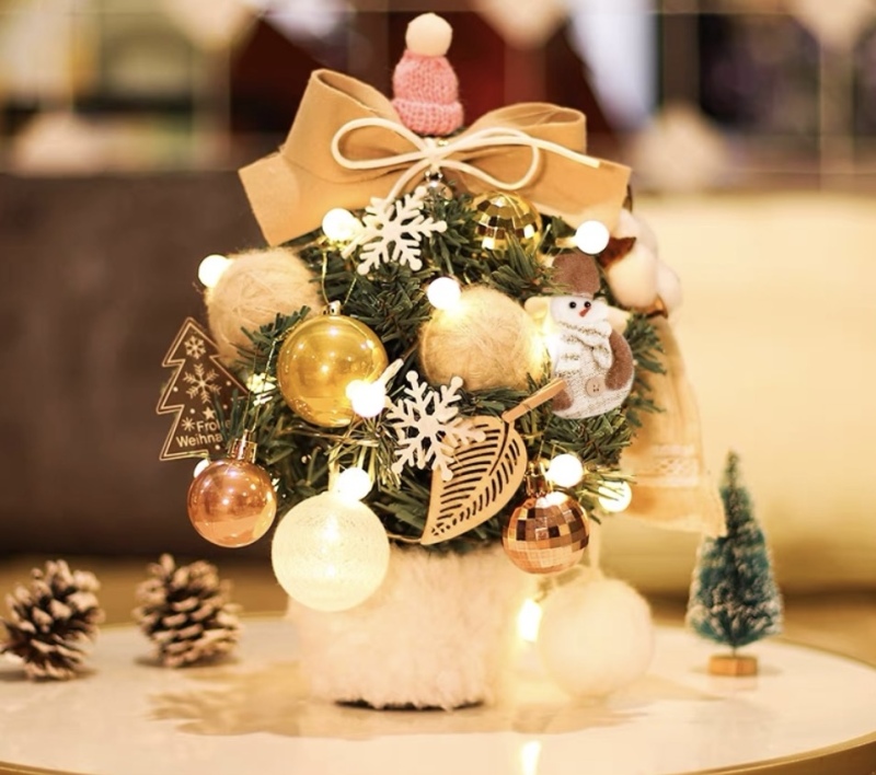 CSCC 2025 New Desktop Christmas Tree