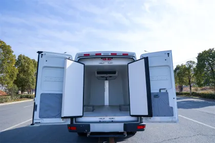 Iveco 8CBM refrigerated van