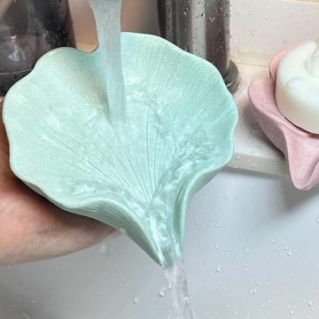 Self-Draining Resin Ginkgo Leaf Soap Dish Holder for Bathroom