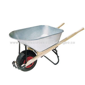 Russia market galvanization tray wheelbarrow with 200kg heavy load, 100L sand capacity, woody handle