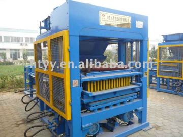 China concrete brick making machine (QT8-15) price in Somalia