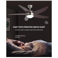 Vintage Deckenventilator aus Holz mit LED