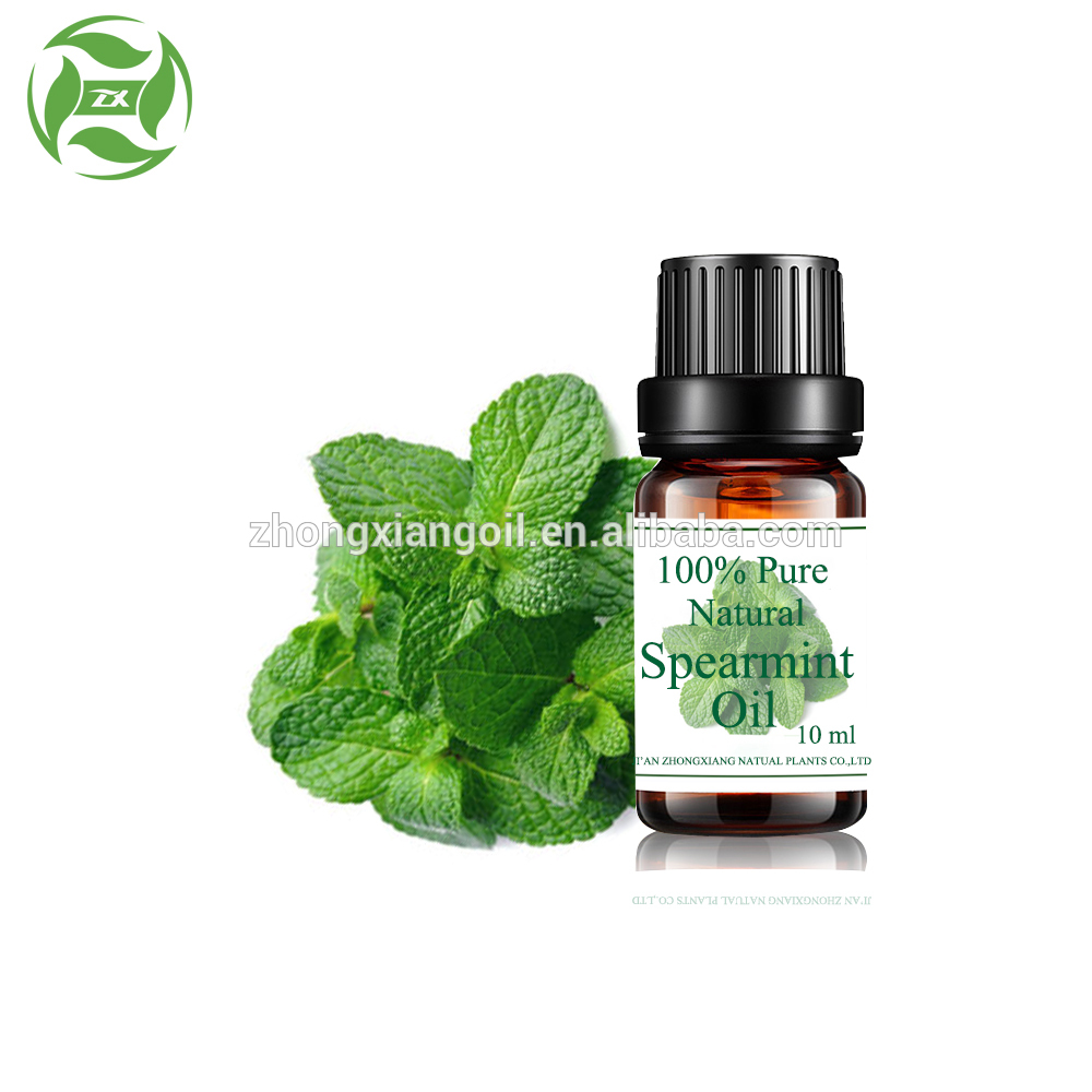 Aceite esencial de menta puro para la belleza.