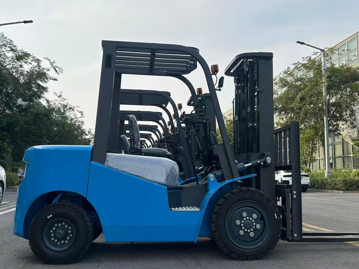 electric forklift