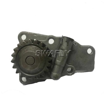 PC200-5 Mini Excavator Diesel Engine Spare Parts: 6D95 Water Pump