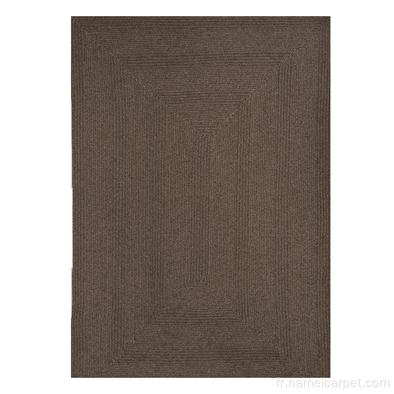 Tapis de salon tressé de couleur brune tapis