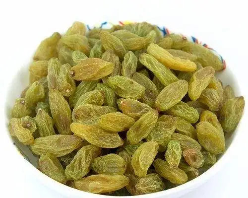 Under sun dried xinjiang green raisins