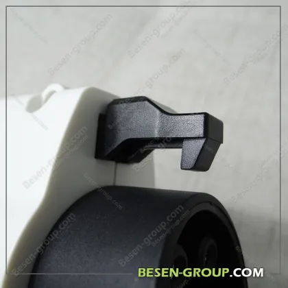 32A Yazaki Nissans Leaf Plug For Electric Car