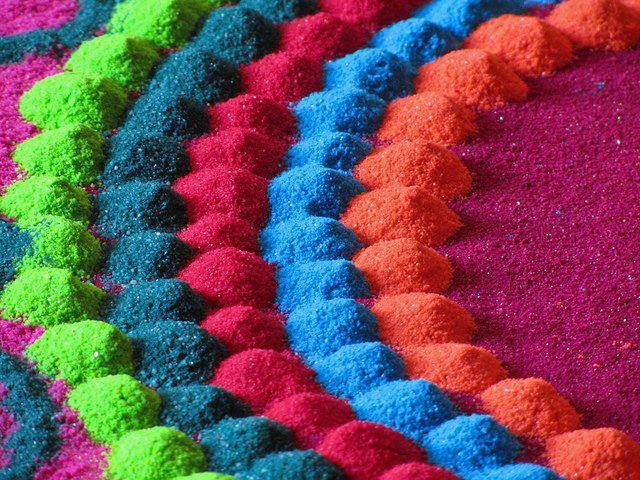 Powder coatings for outdoor charging stations