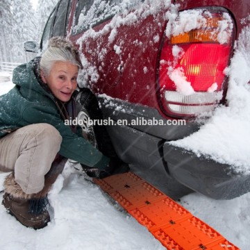 Jumbl all-weather Foldable Auto Traction Mat tire grip