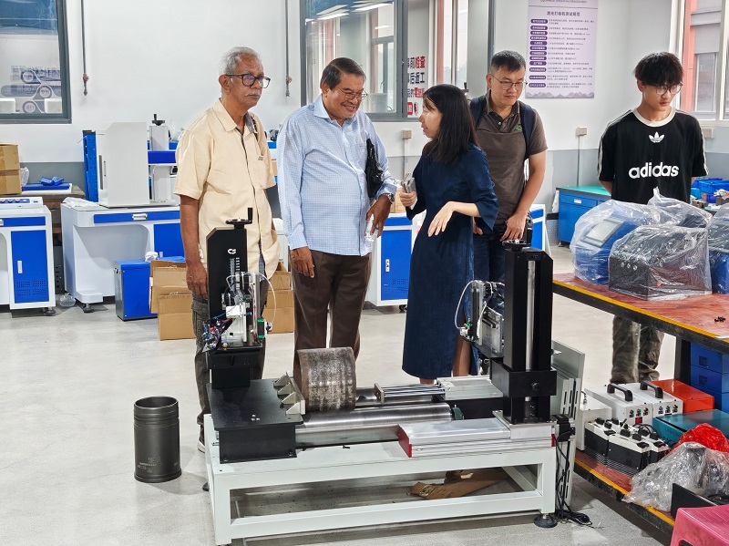 Malaysian customers visited Chuke Intelligent to inspect and purchase UV laser marking and laser cleaning machines