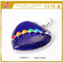 Pendentif en forme de coeur en lapis-lazuli et sept pierres chakras