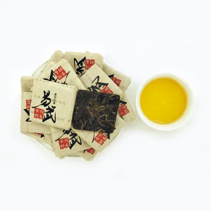 Yunnan Organic Pu'Er Tea Yiwu Ancient Tree Raw Tea Soup with Rich Taste