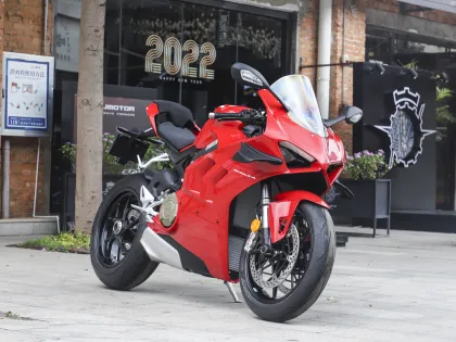 High end Du-cati Motorcycles v4 Racing motorcycle du-cati panigale  v4s