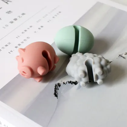 Prevent Overflow: Finger Shaped Pot Covers & Silicone Spoon Rests