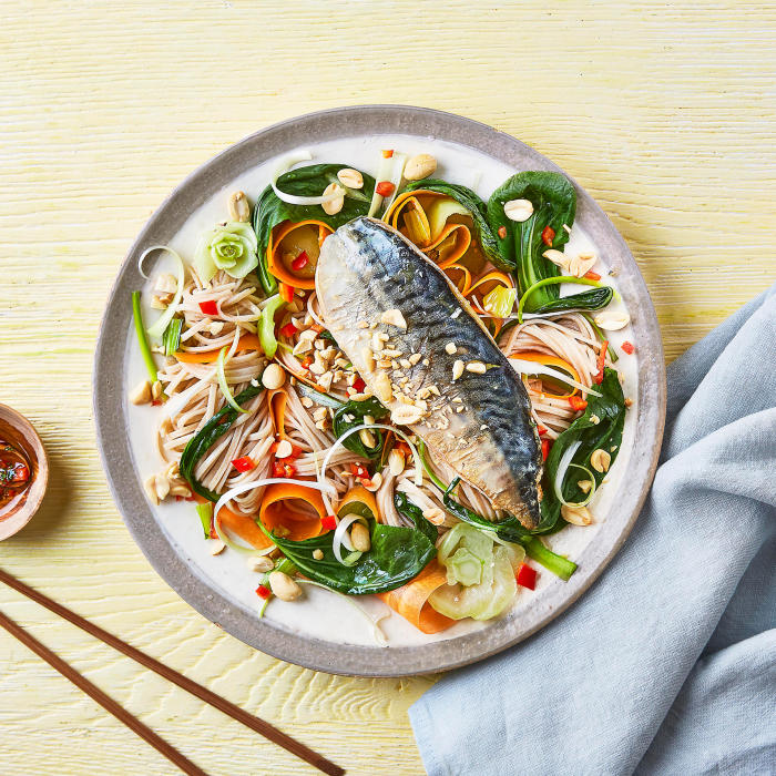 1347-Thai-Style-Mackerel-Fillets--Wheat-Noodles-x700