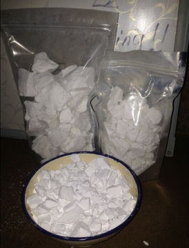 Broken gym chalk pieces 300g in clear self standing zip lock polybag