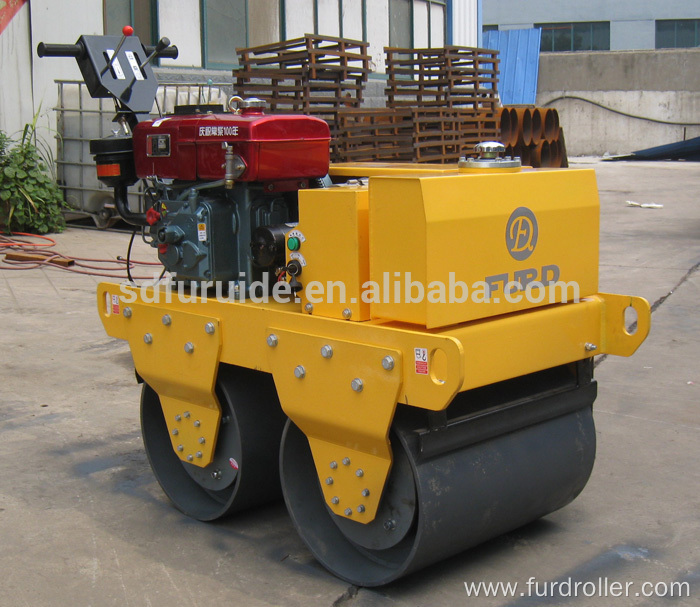 Water -cooled Diesel Engine 600 kg Utility Roller With 600 mm Tandem Vibratory Drums (FYL-S600CS)